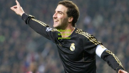 kaiyun网页版：交易传闻暗流涌动，多队探询詹姆斯动向，湖人暂按兵不动