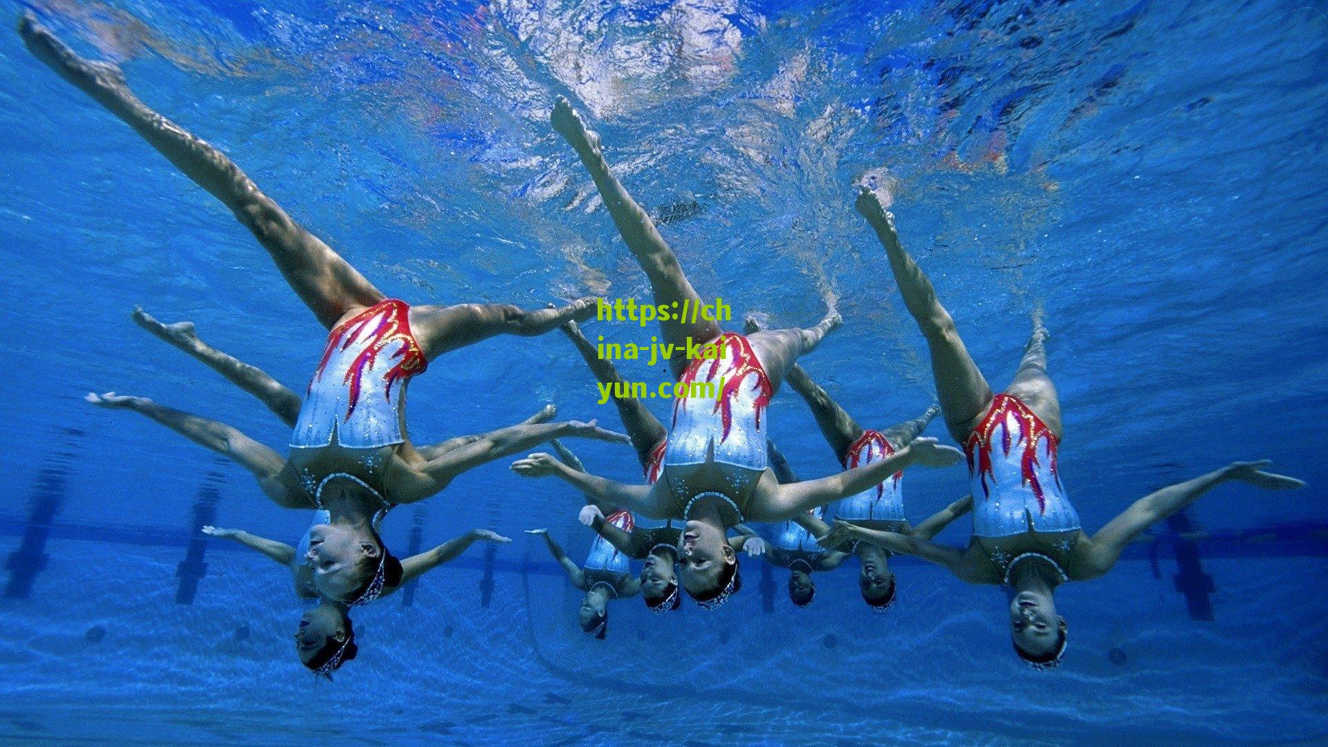 篮球迷热议，霍里经典问题引爆网络，约基奇首发、字母哥替补、东契奇被裁的深层逻辑